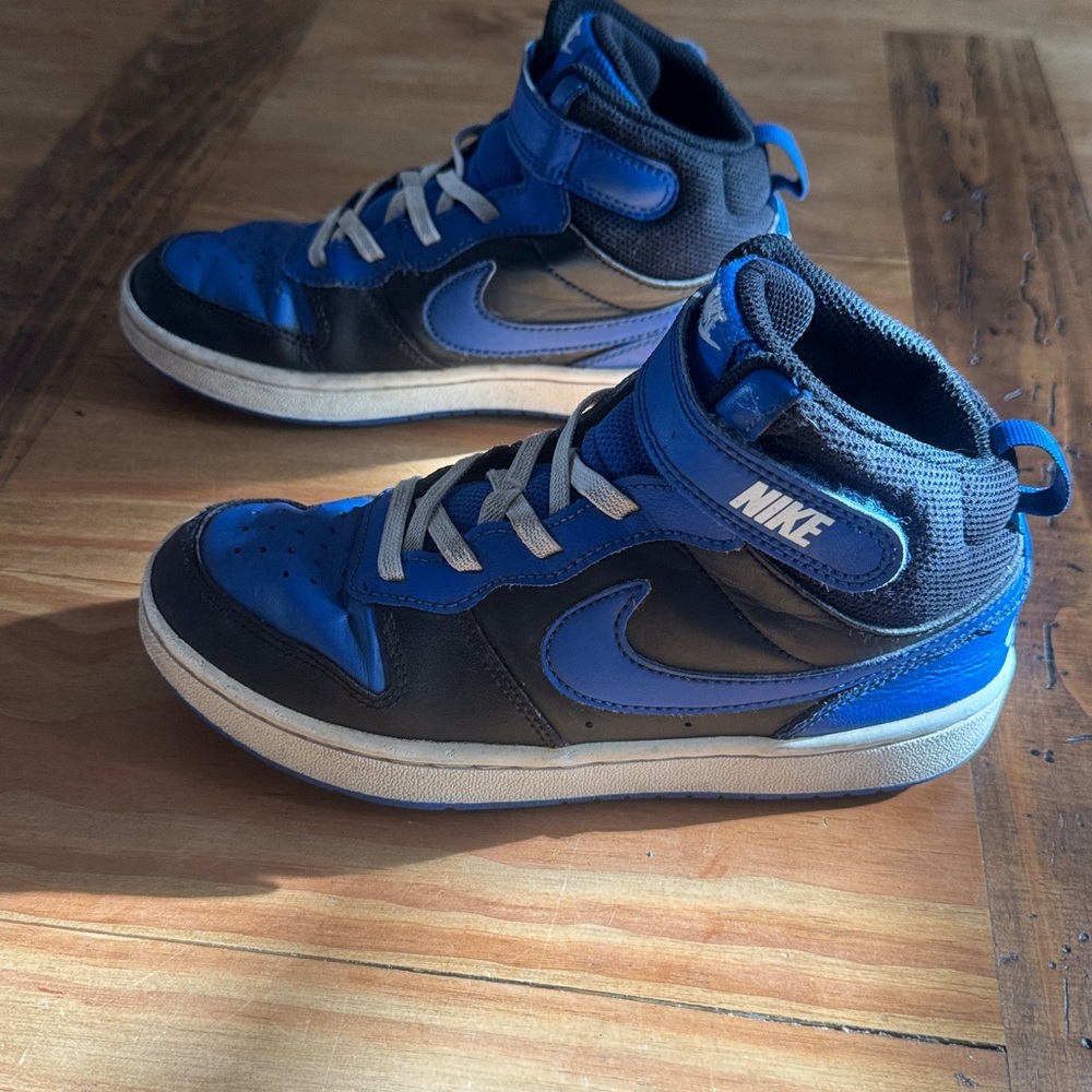 Nike Kids High-Top Blue Black Sneakers size 2Y